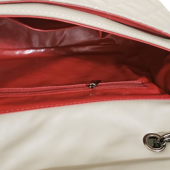 Quilted jumbo chain strap shoulder clutch bag - Picture 4 of 7